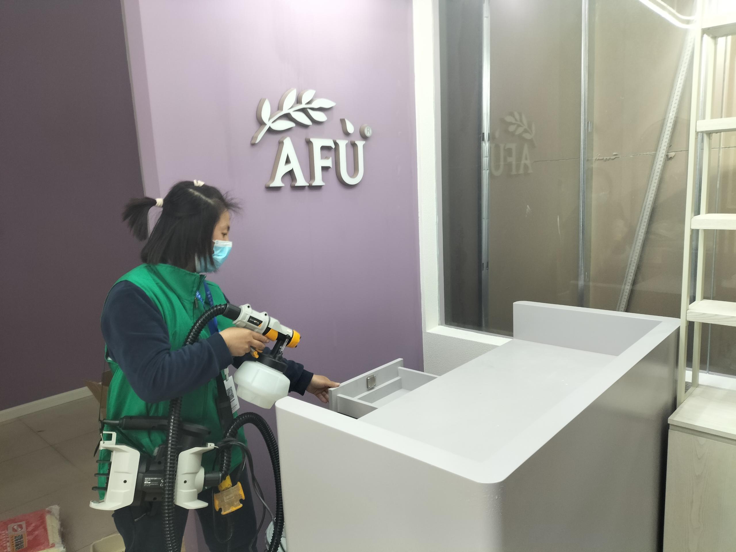 西工青岛永旺广场三楼店铺除甲醛甲醛治理公司